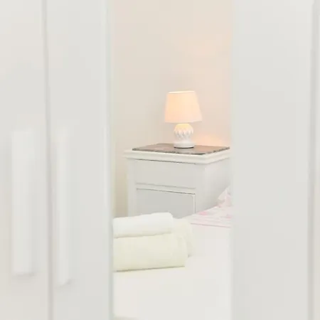 Ischia-relax One Step Away Form Port * Isquia