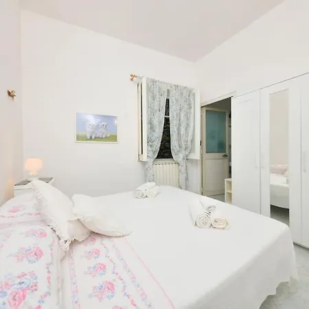 Ischia-relax One Step Away Form Port *